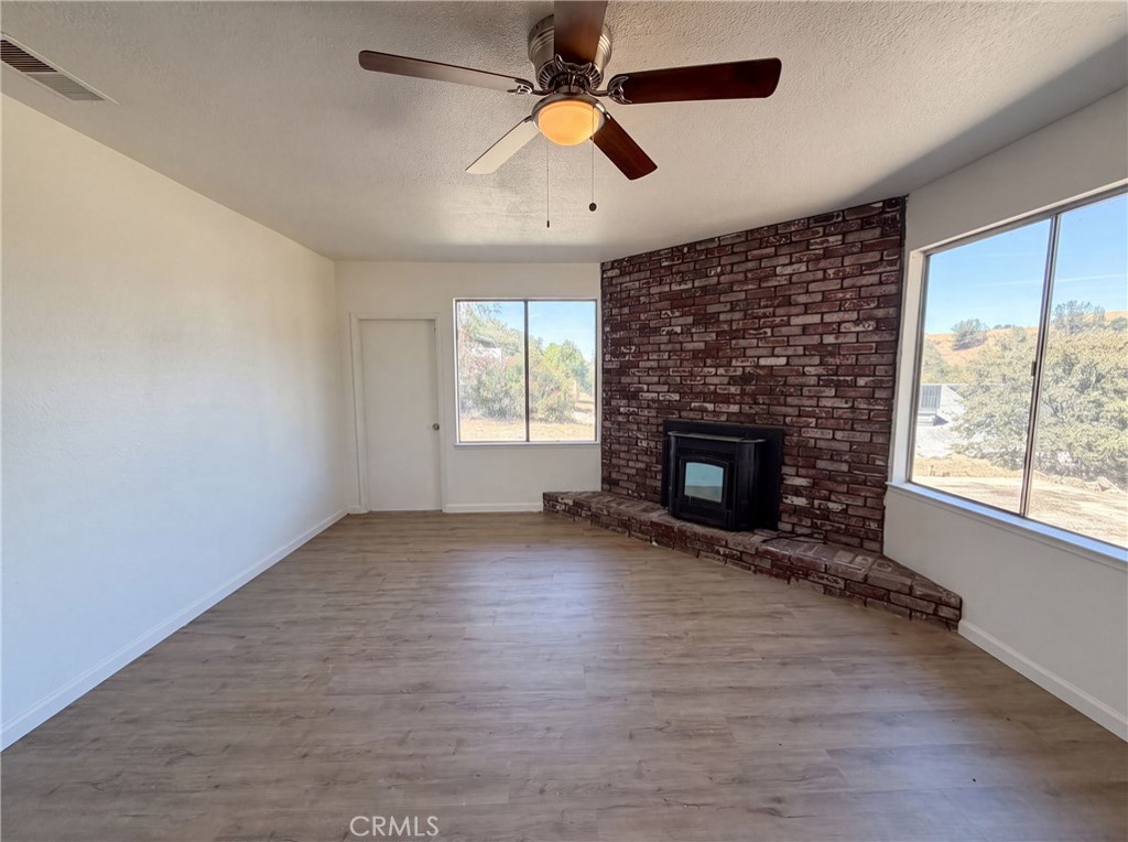 6041 Thornicroft Property Photo 9