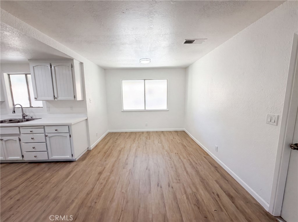6041 Thornicroft Property Photo 11