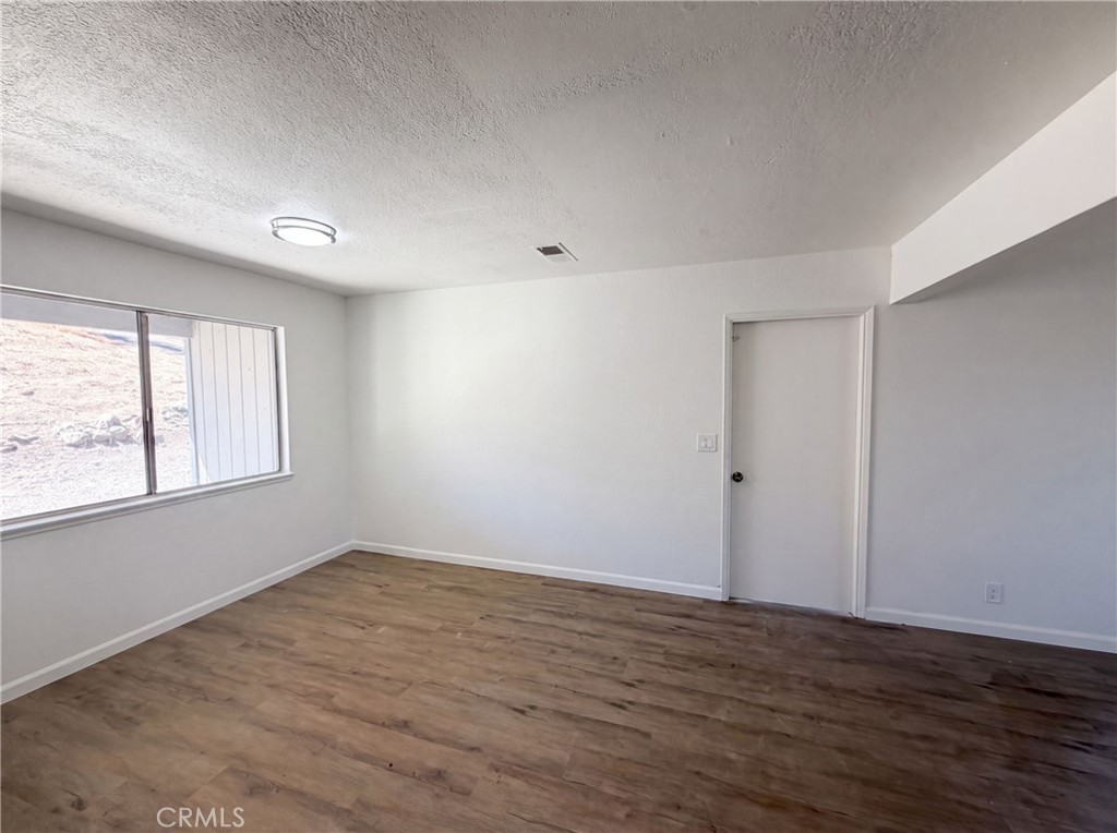 6041 Thornicroft Property Photo 17