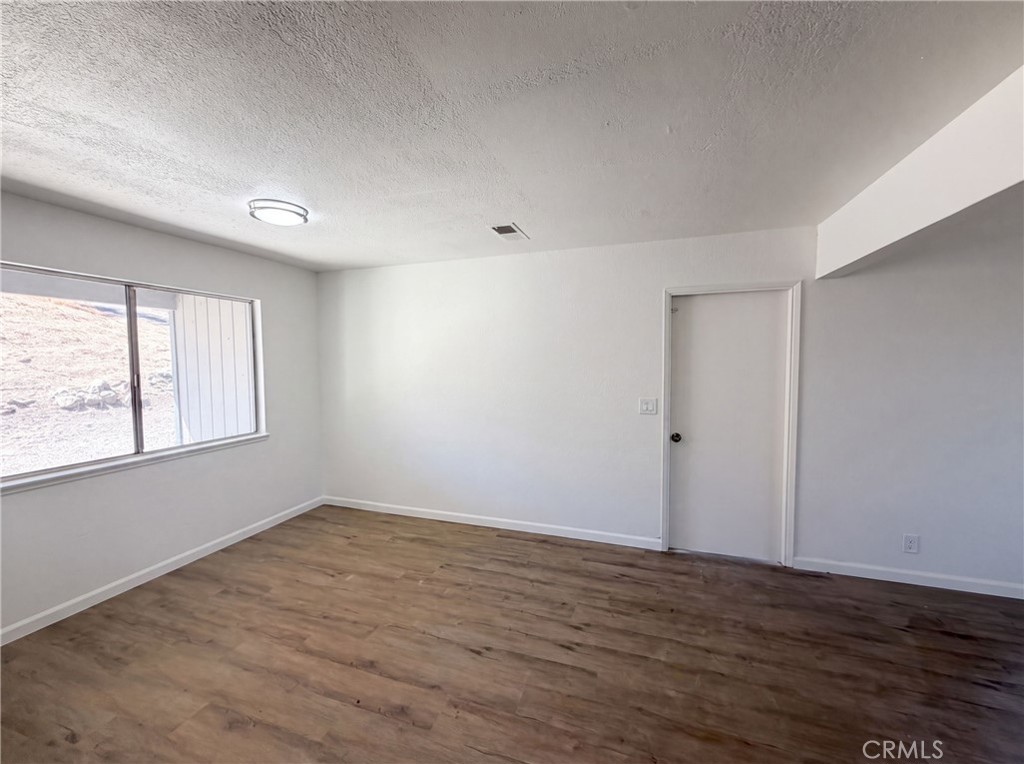 6041 Thornicroft Property Photo 17