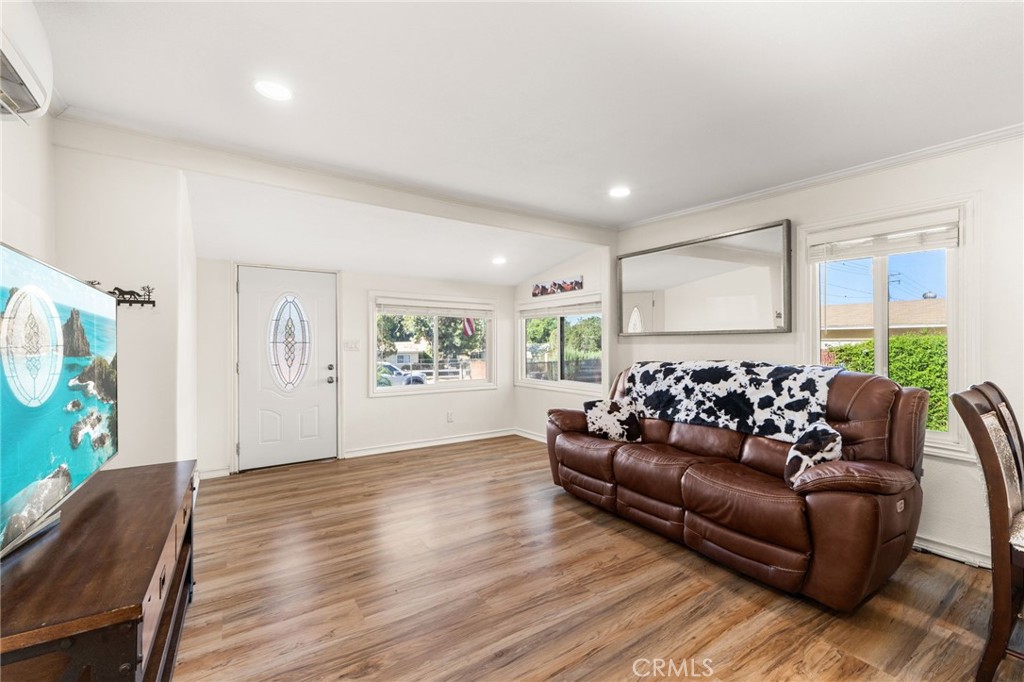 527 7th Property Photo 6