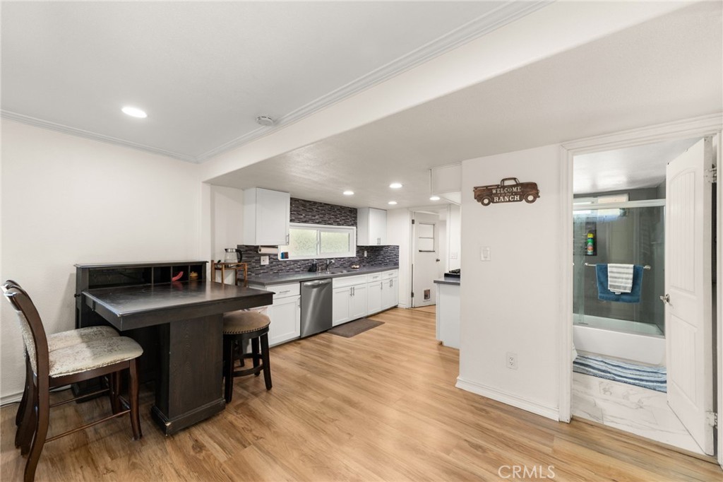 527 7th Property Photo 9