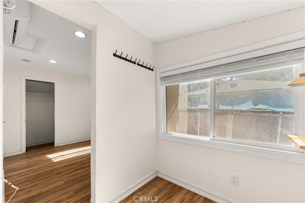 527 7th Property Photo 17