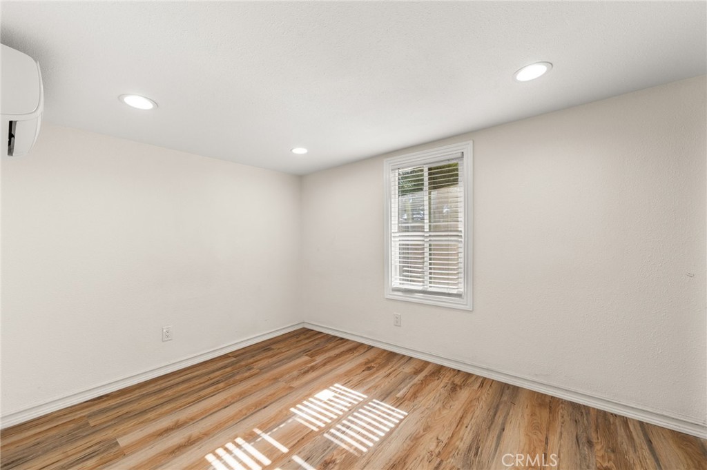 527 7th Property Photo 18