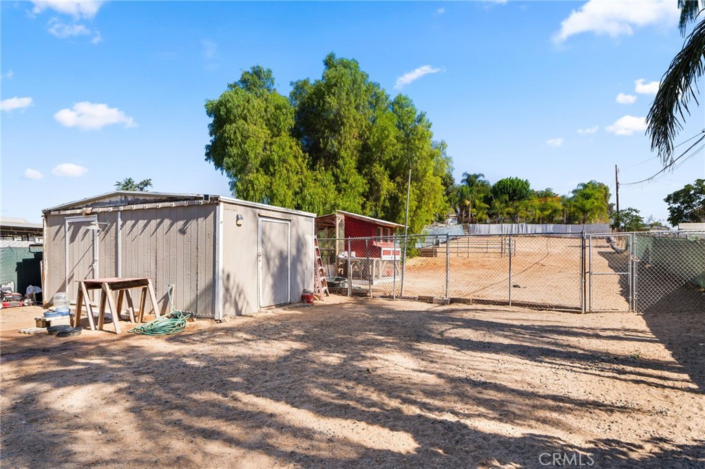 527 7th Property Photo 22