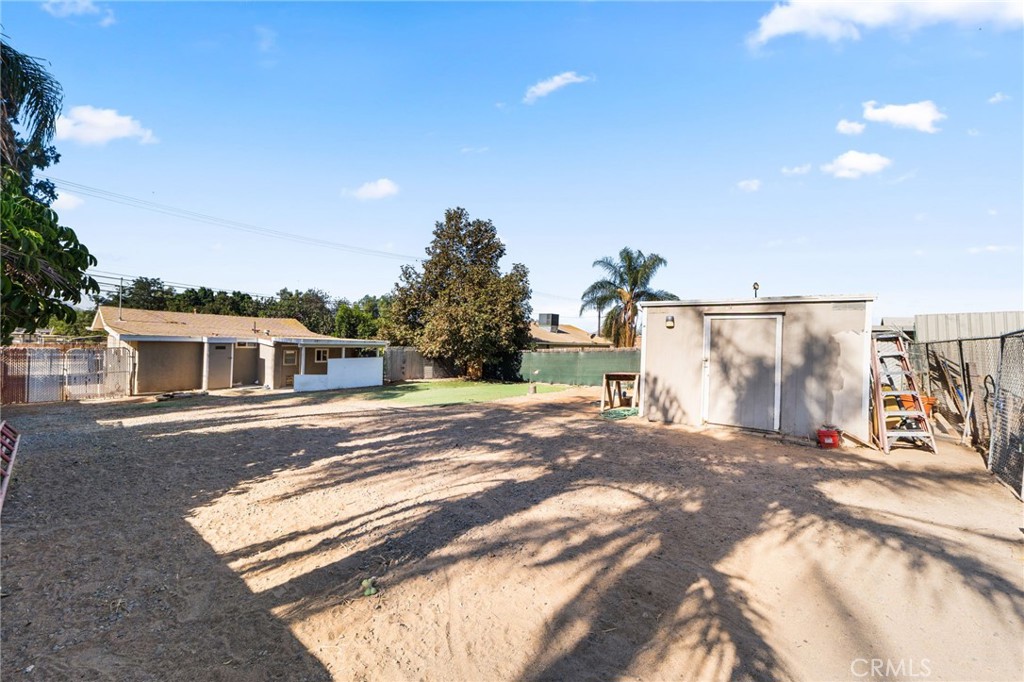 527 7th Property Photo 23