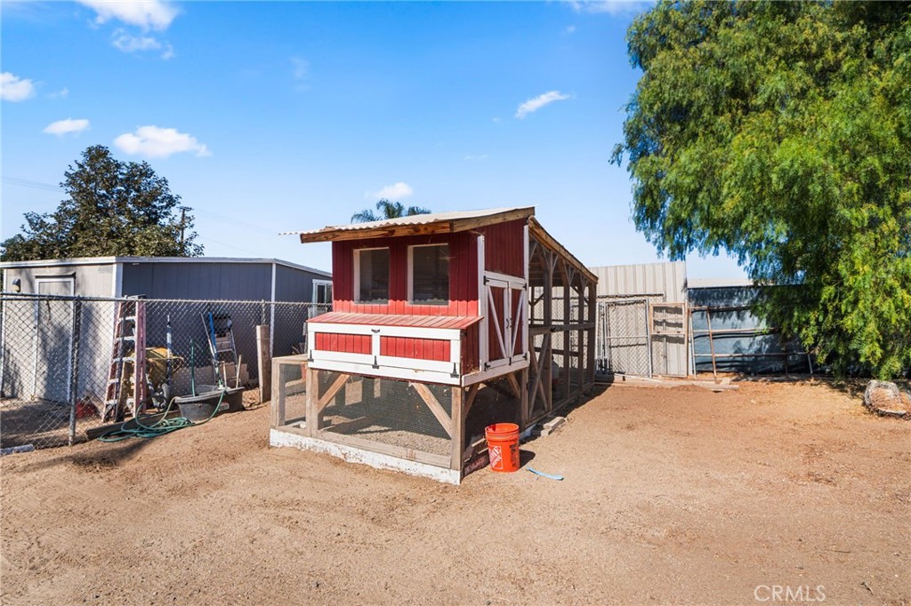 527 7th Property Photo 26