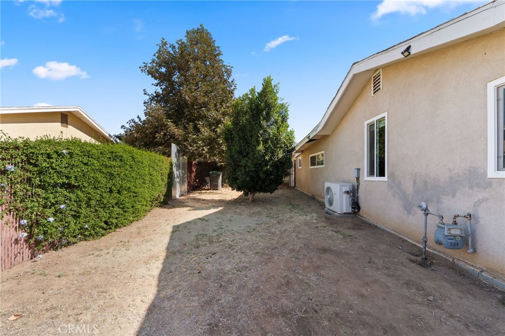 527 7th Property Photo 31