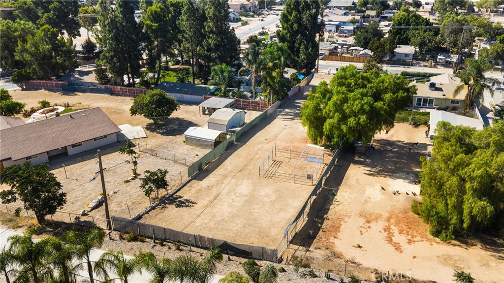 527 7th Property Photo 35