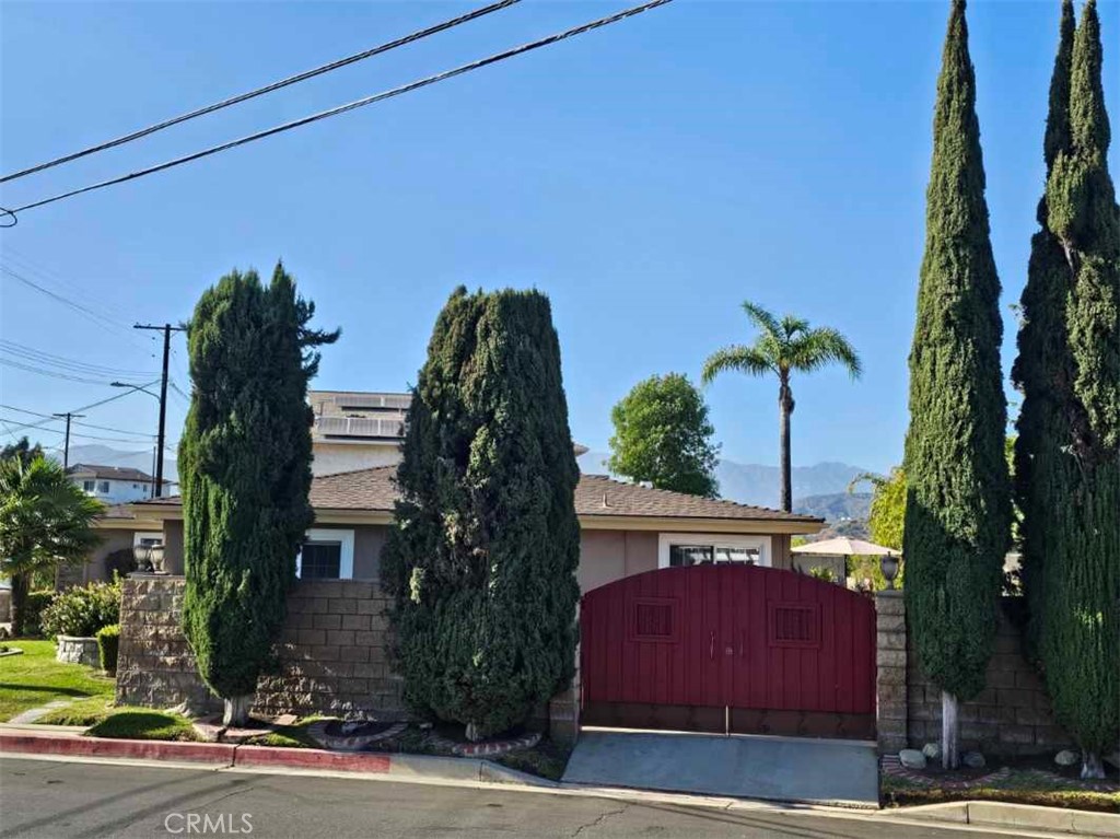 4602 El Reposo Drive Property Photo 1