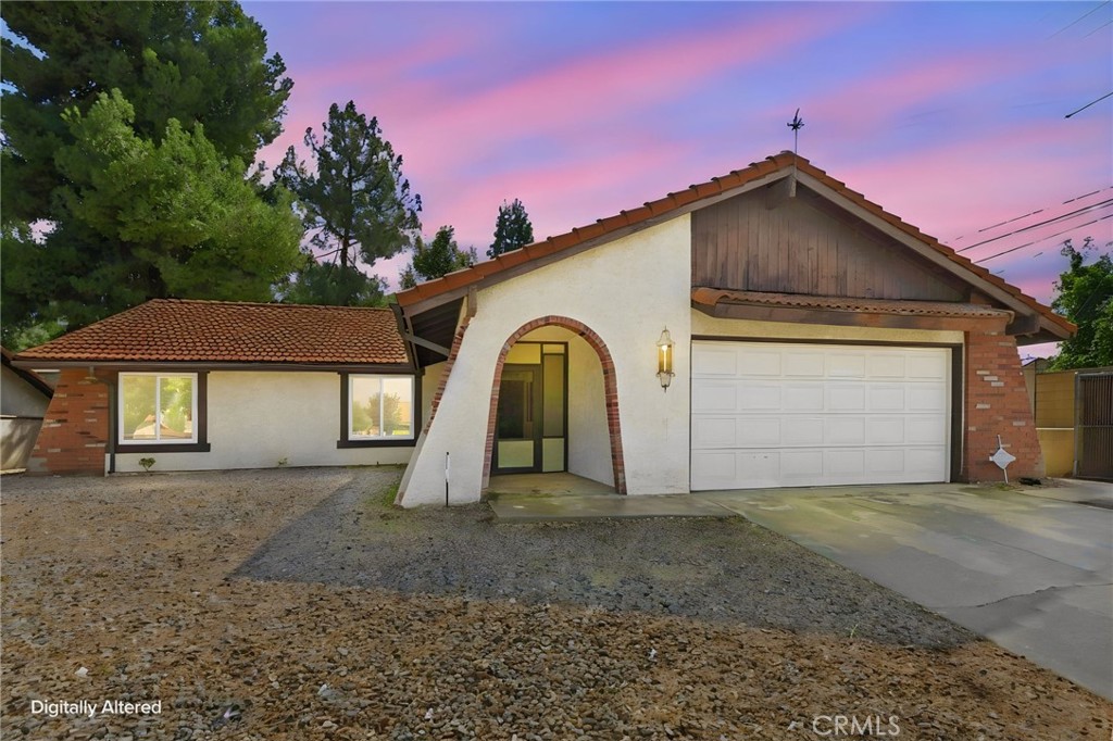 13689 Sarah Street Property Photo 1