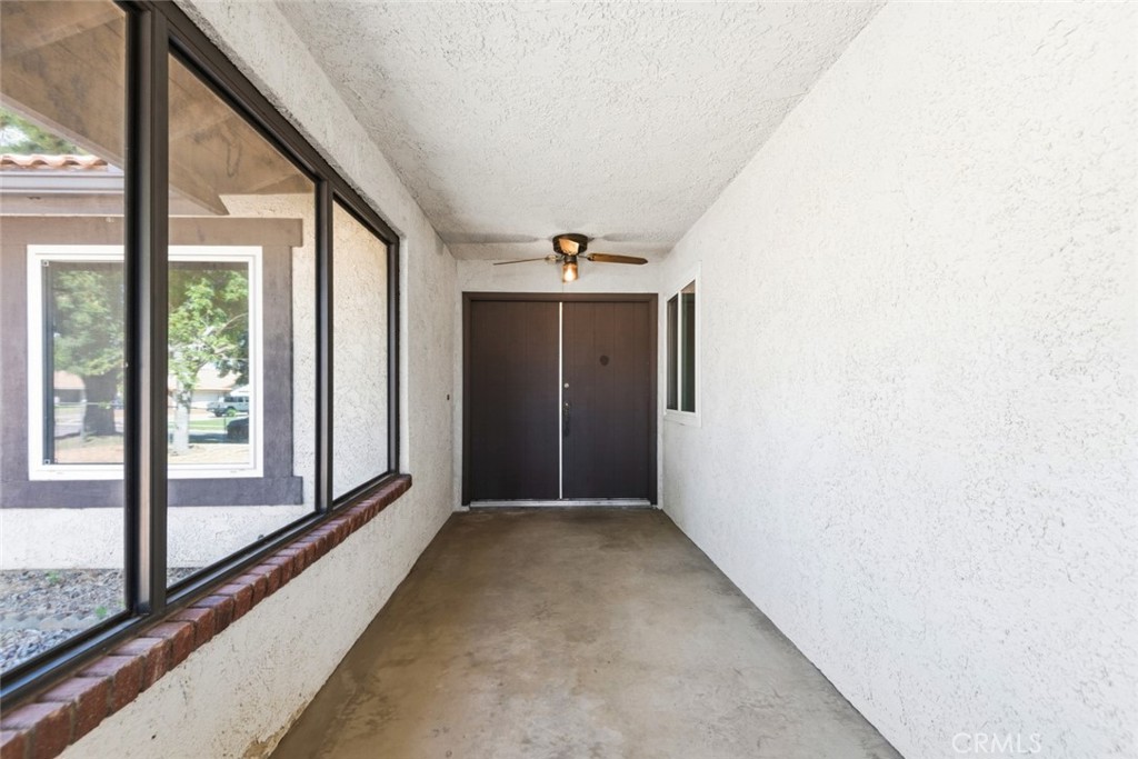 13689 Sarah Street Property Photo 4