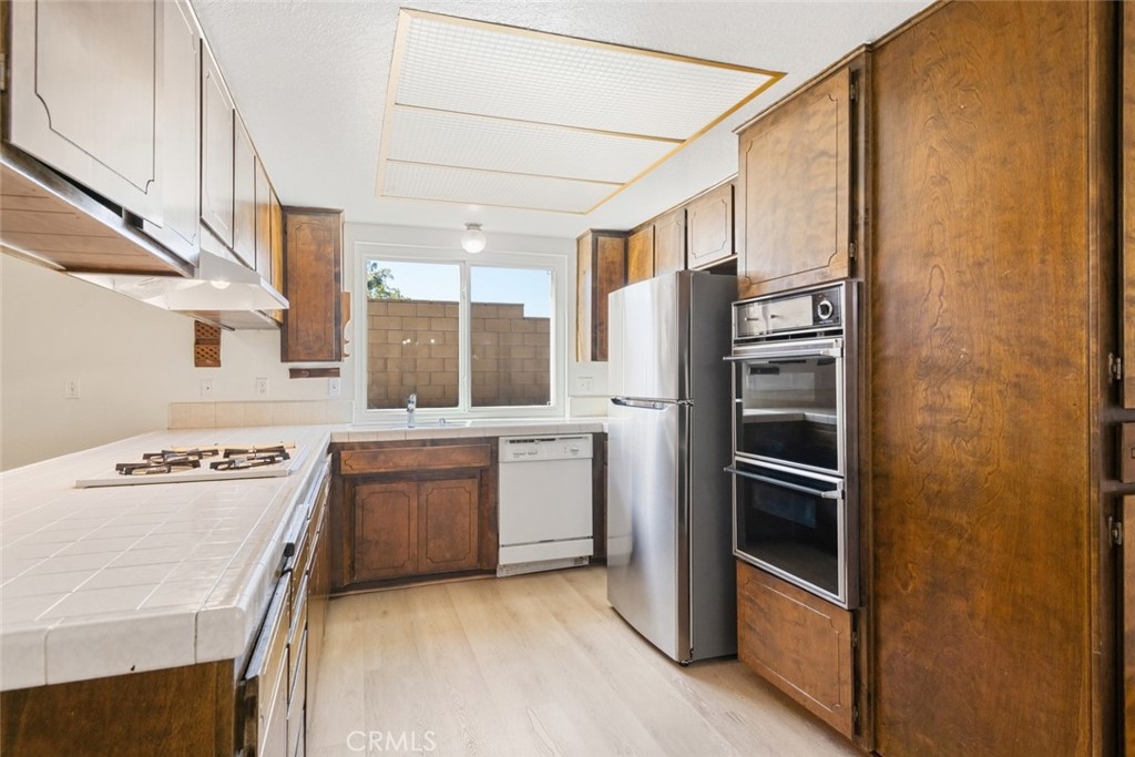 13689 Sarah Street Property Photo 11