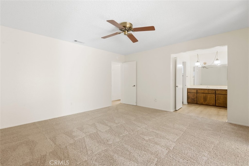13689 Sarah Street Property Photo 16