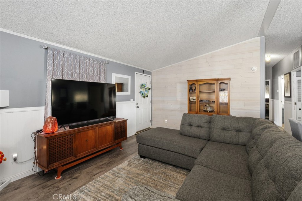 1456 E Philadelphia St Spc 184 Property Photo 7