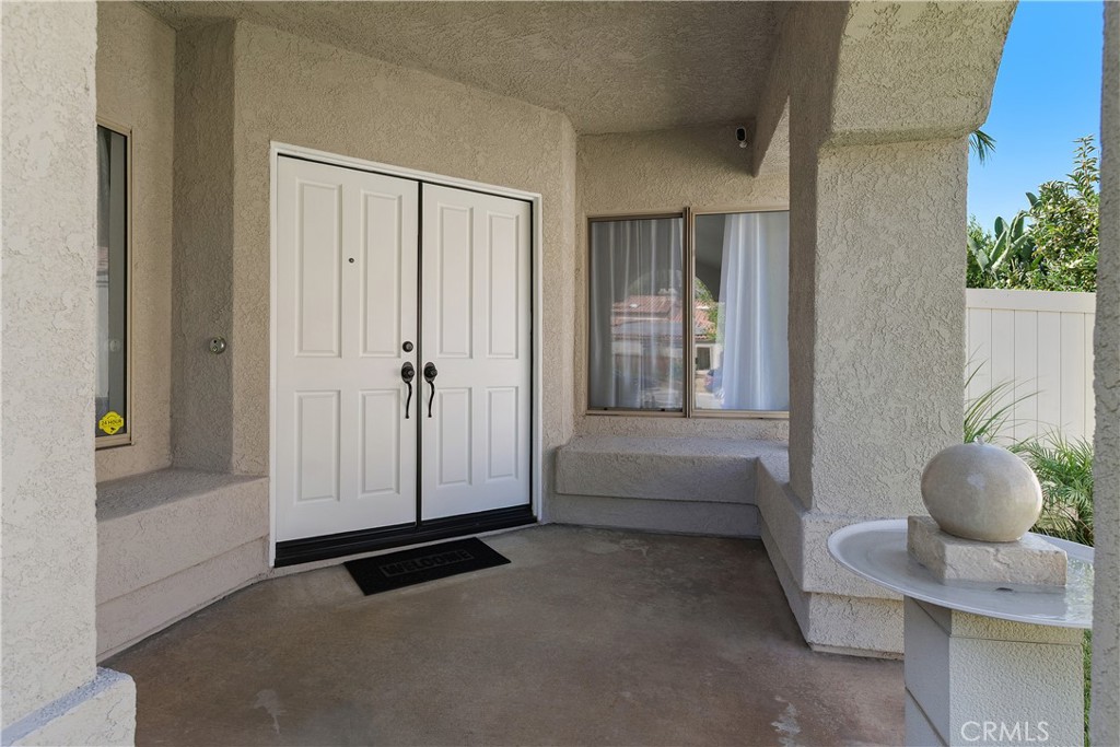 29253 Greenbrier Place Property Photo 3