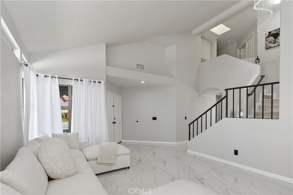 29253 Greenbrier Place Property Photo 5