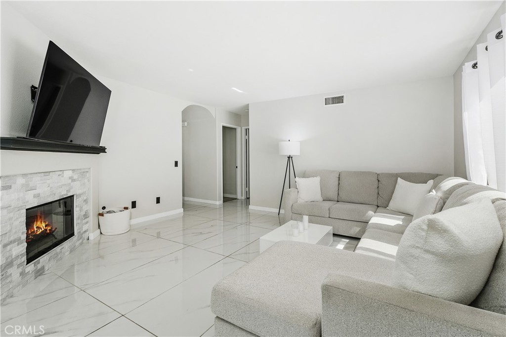 29253 Greenbrier Place Property Photo 9