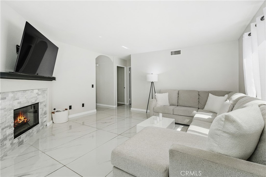 29253 Greenbrier Place Property Photo 10
