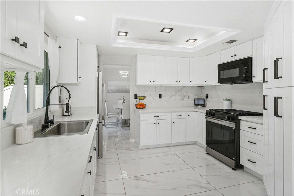 29253 Greenbrier Place Property Photo 12