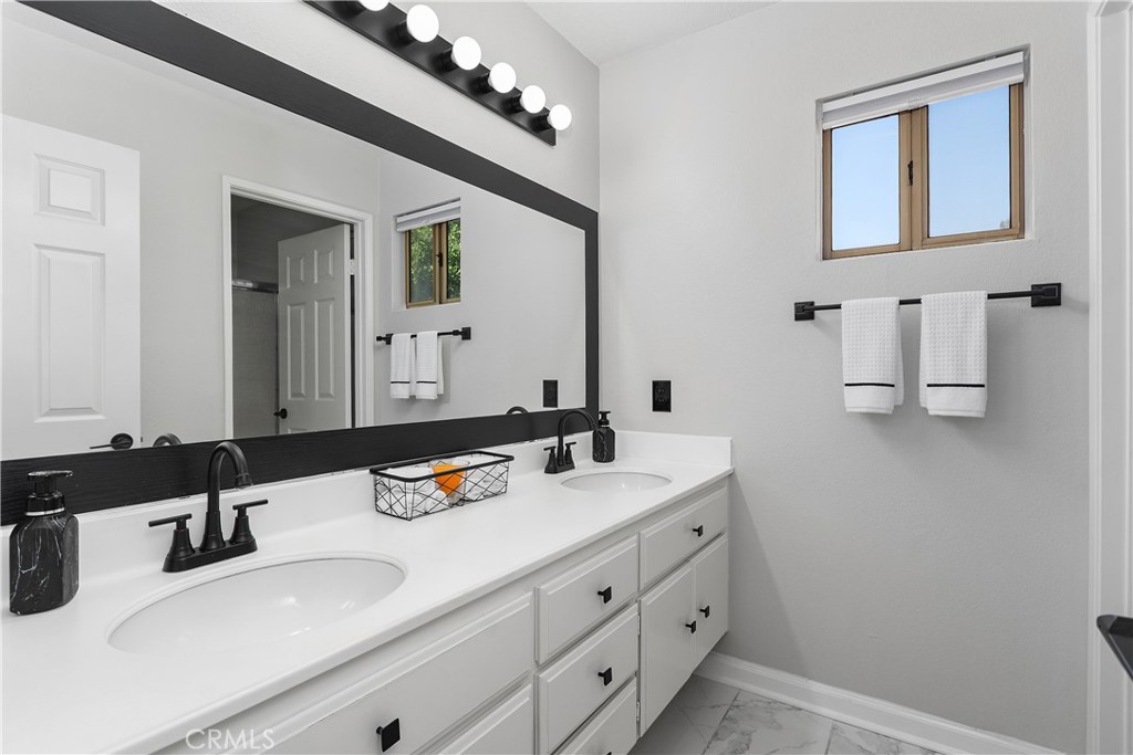 29253 Greenbrier Place Property Photo 21