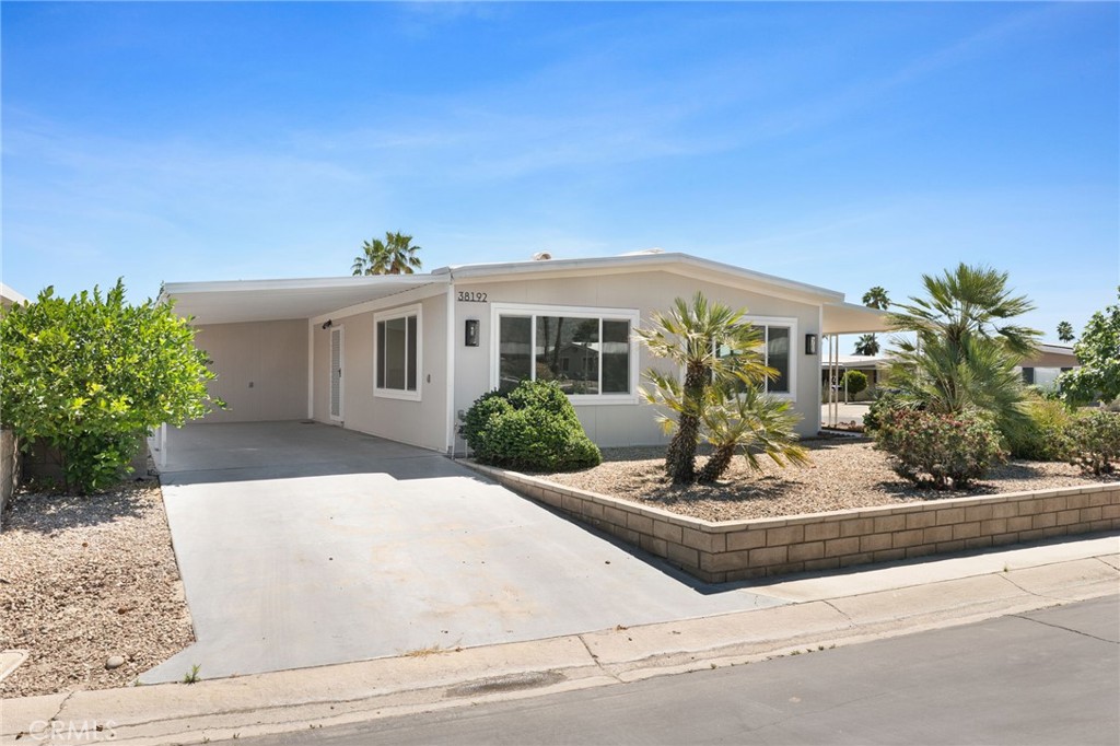 38192 Rock Circle Property Photo 3