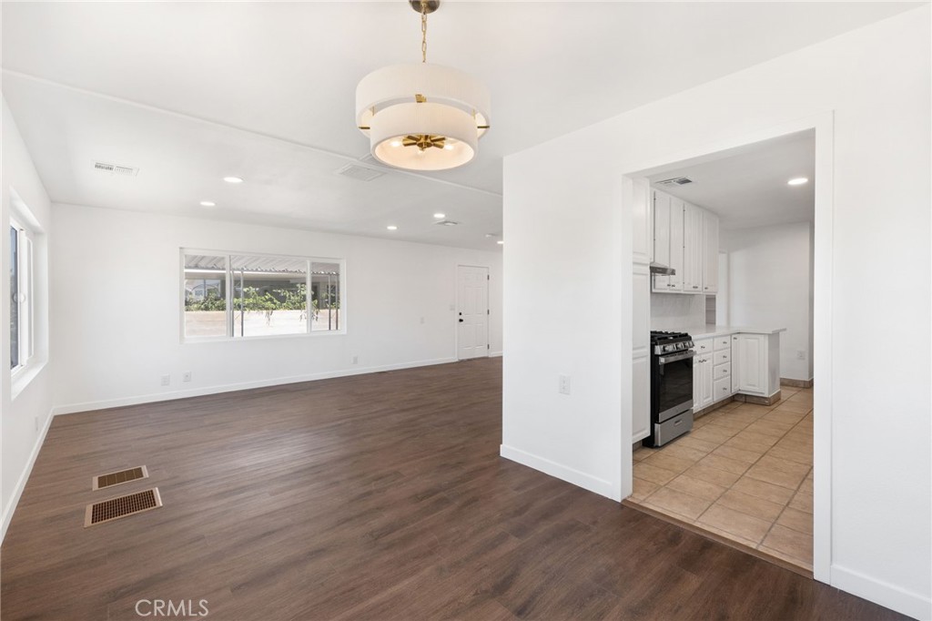 38192 Rock Circle Property Photo 9
