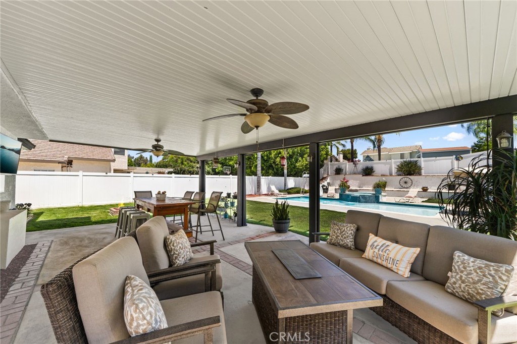 9244 Loquat Property Photo 25