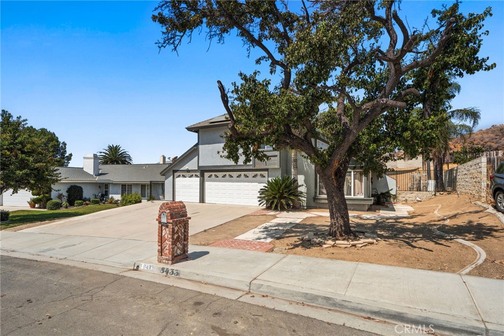 8433 Tamarind Property Photo 3