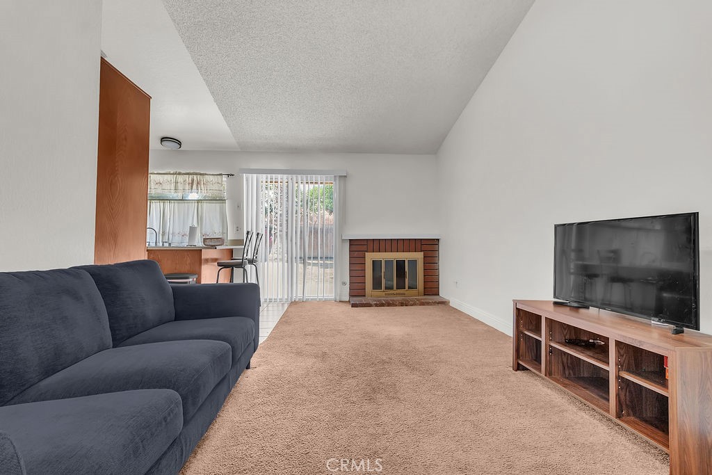 910 S Larch Property Photo 12