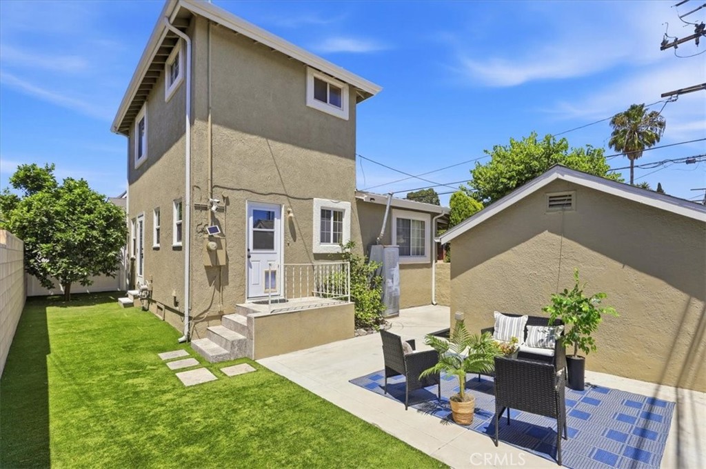 1315 Field Avenue Property Photo 9