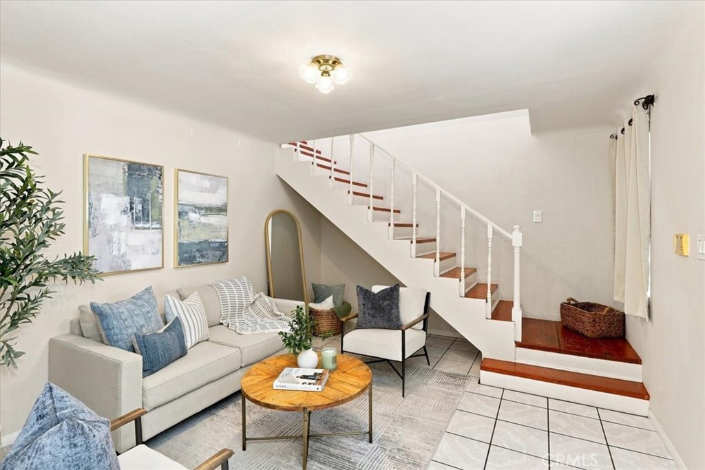 1315 Field Avenue Property Photo 12