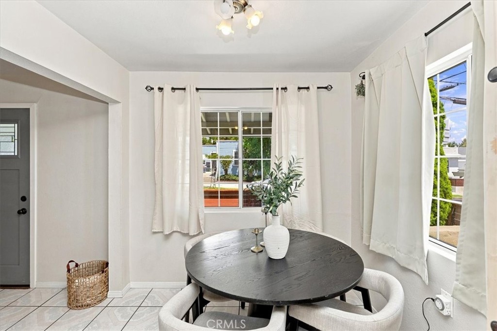 1315 Field Avenue Property Photo 16