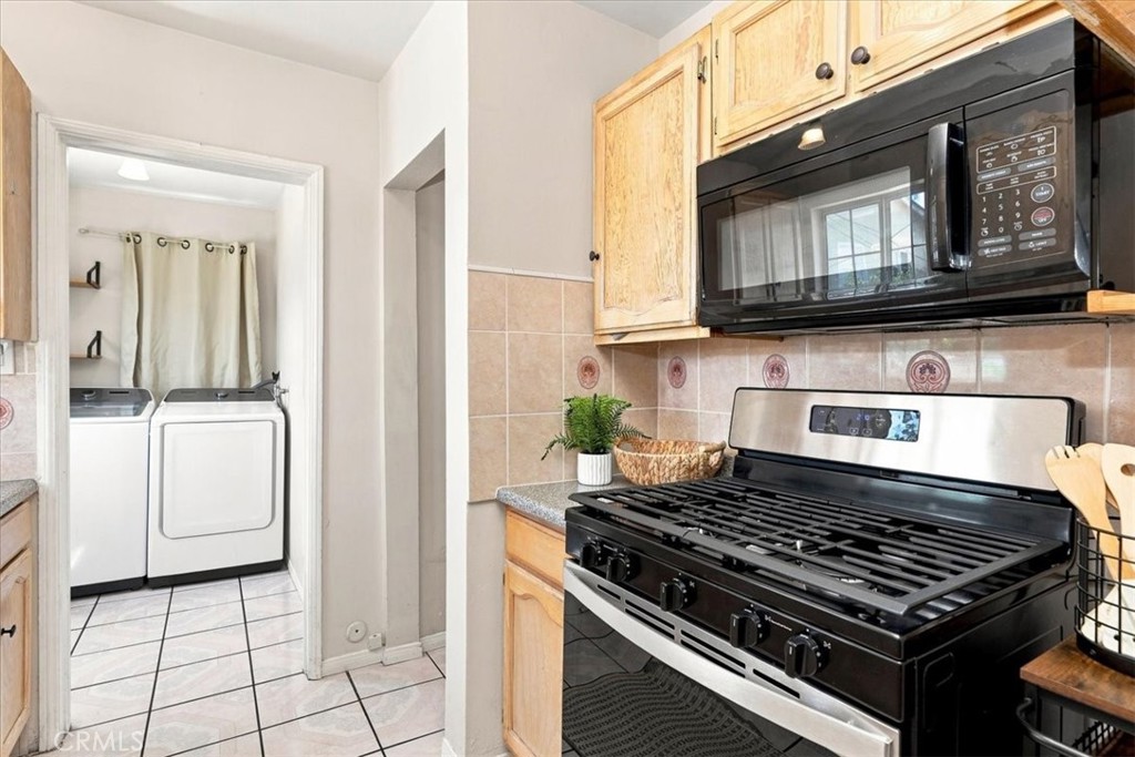 1315 Field Avenue Property Photo 20