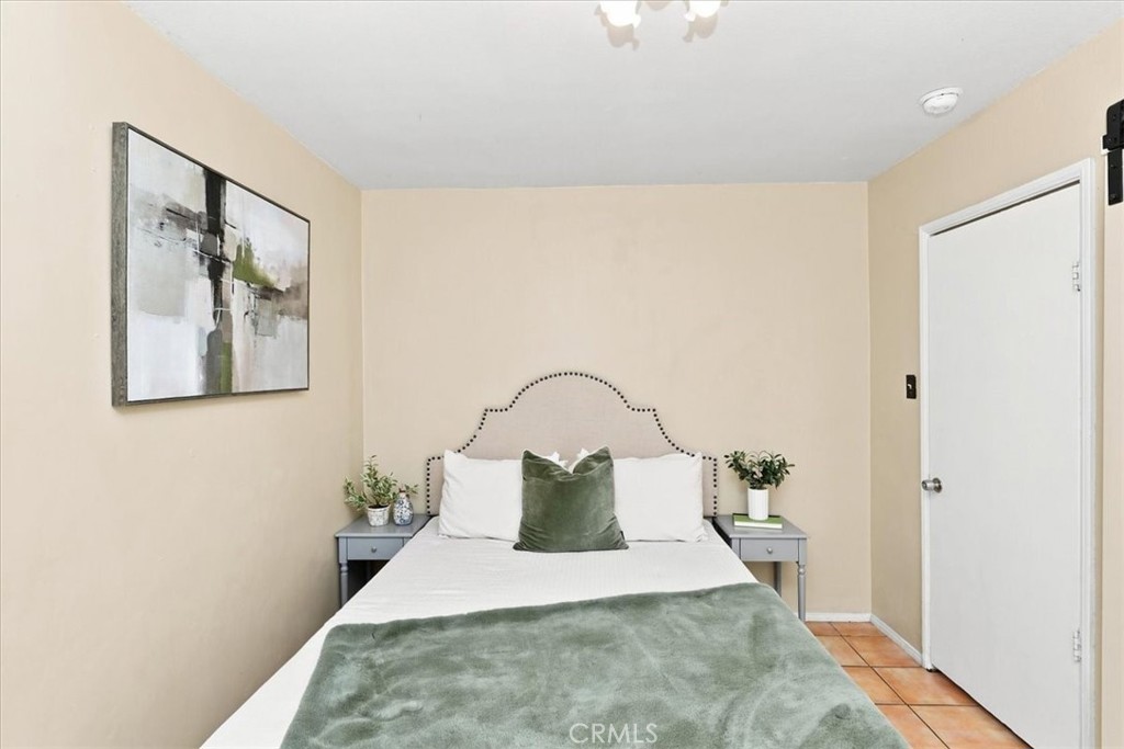 1315 Field Avenue Property Photo 23