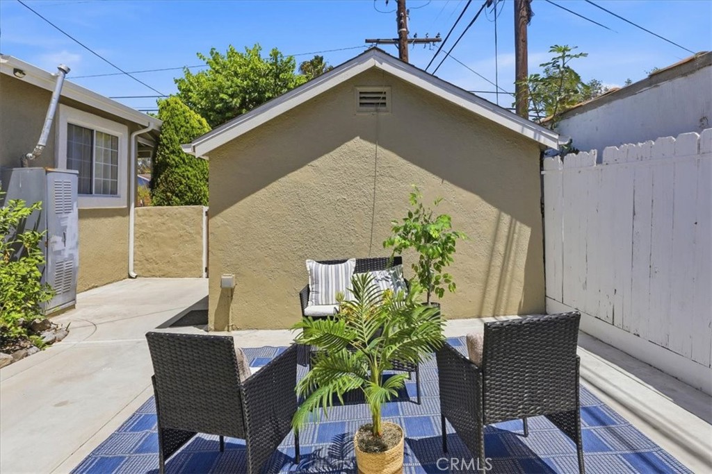 1315 Field Avenue Property Photo 32