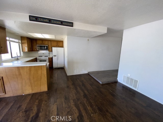 12750 Rolling Ridge Property Photo 6