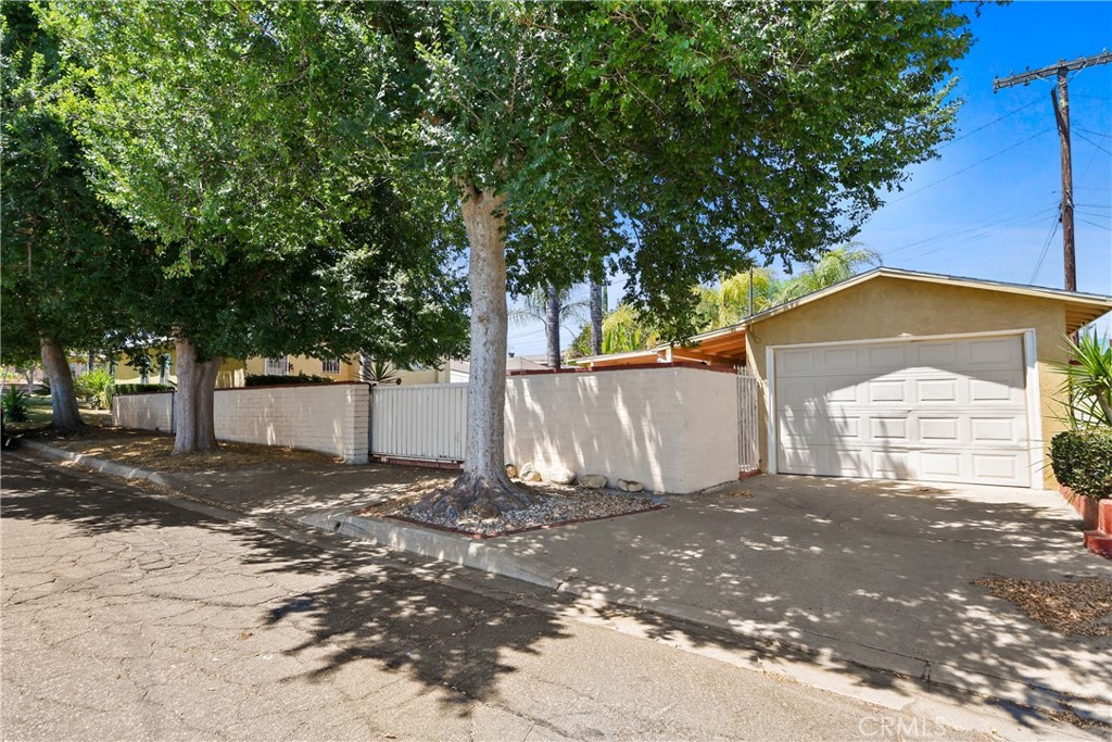 897 S K Property Photo 3