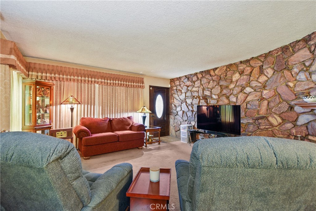 897 S K Property Photo 6