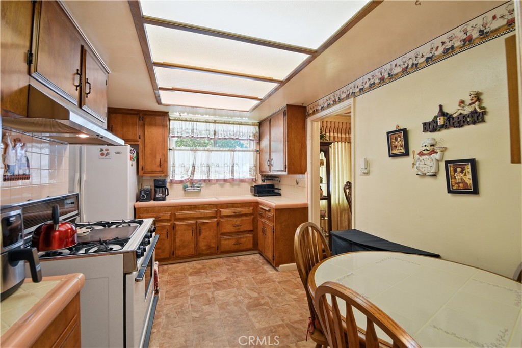 897 S K Property Photo 10