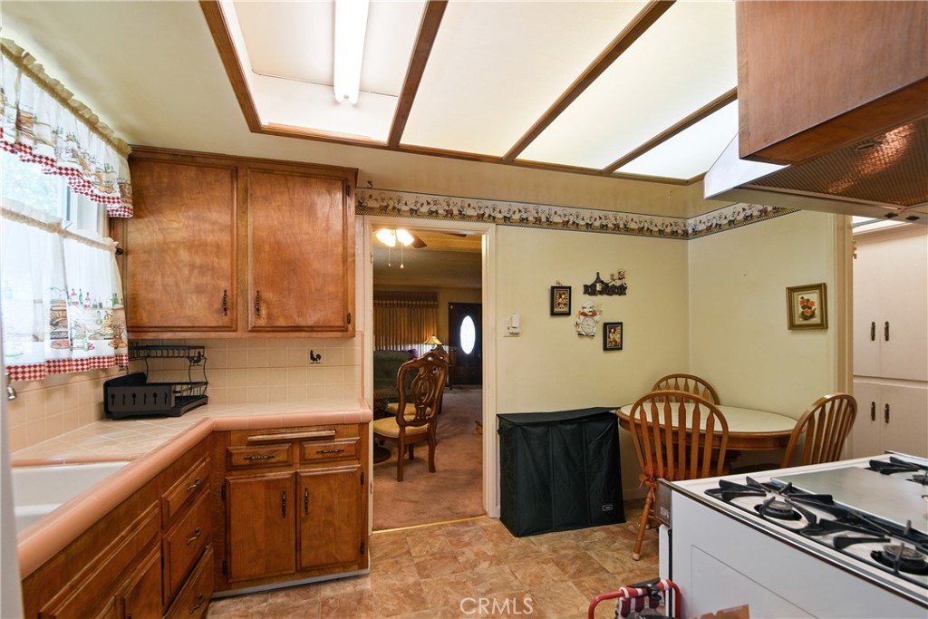 897 S K Property Photo 11