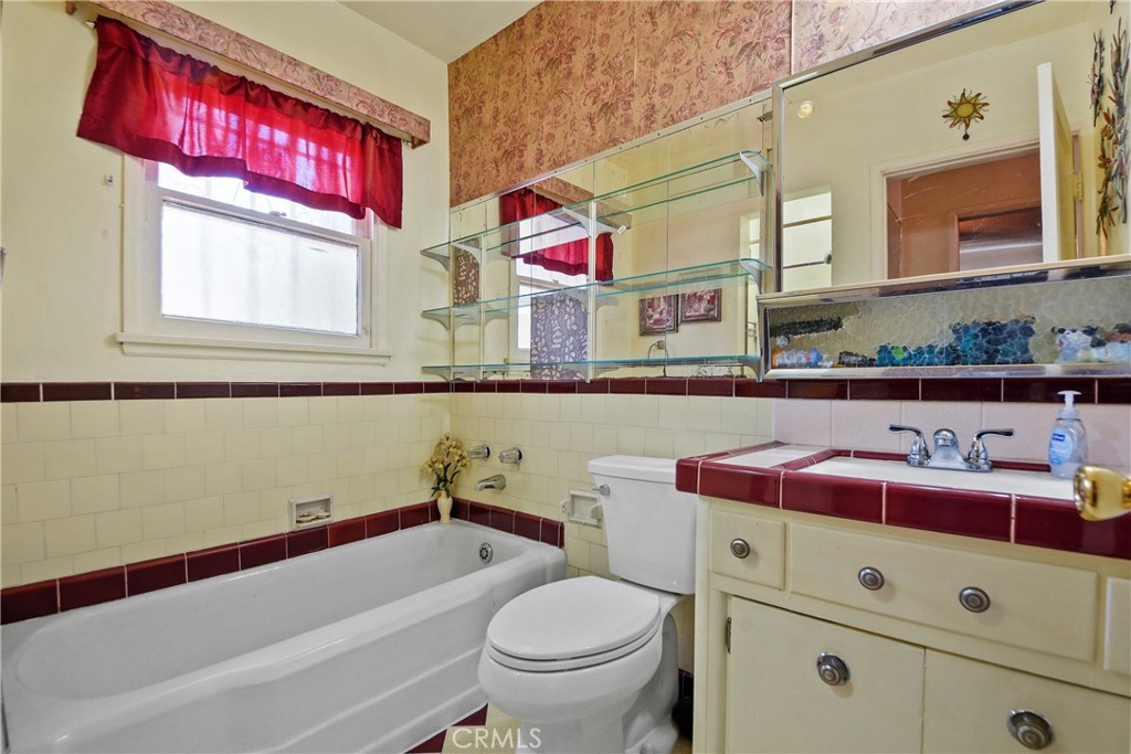 897 S K Property Photo 17