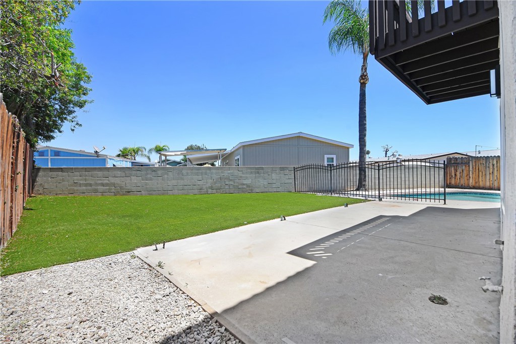 11820 Bayless Property Photo 23