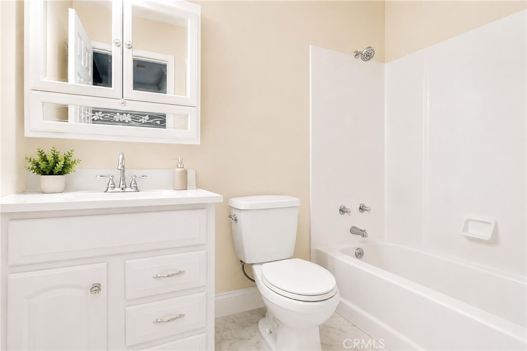 1714 N Corona Property Photo 10