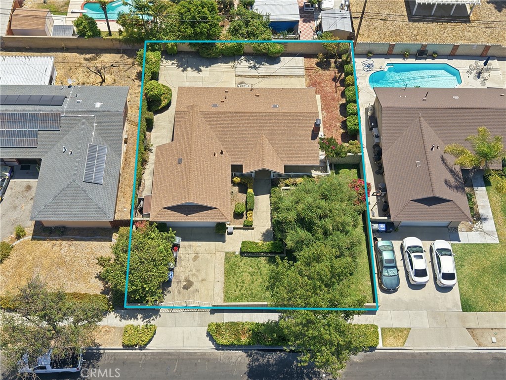 1714 N Corona Property Photo 14