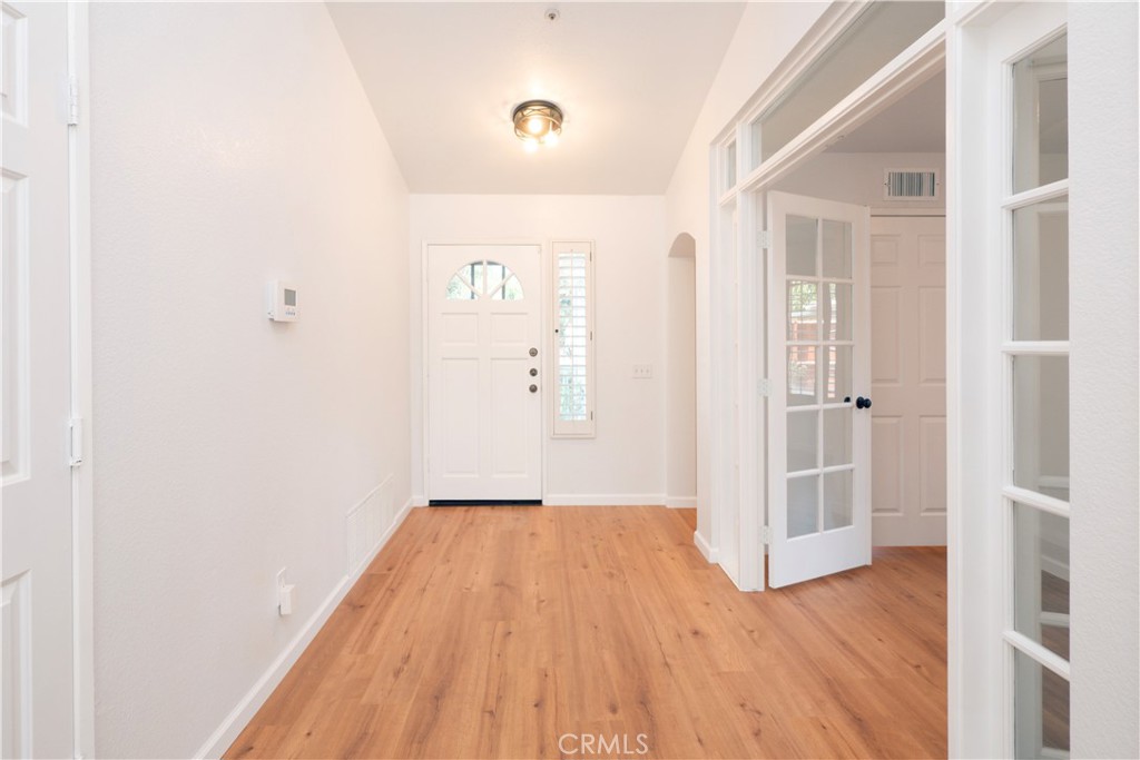 5824 Thornhill Drive Property Photo 4