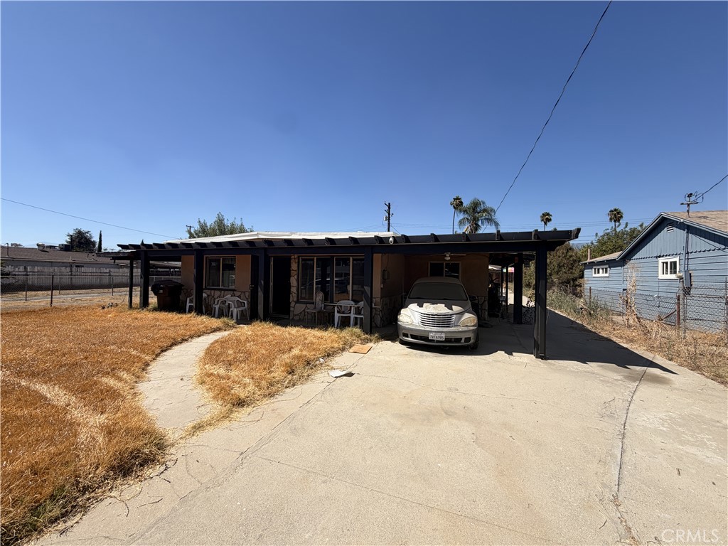 25814 7th St Property Photo 1