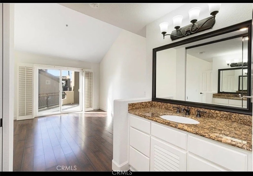 430 Lake Street Property Photo 7