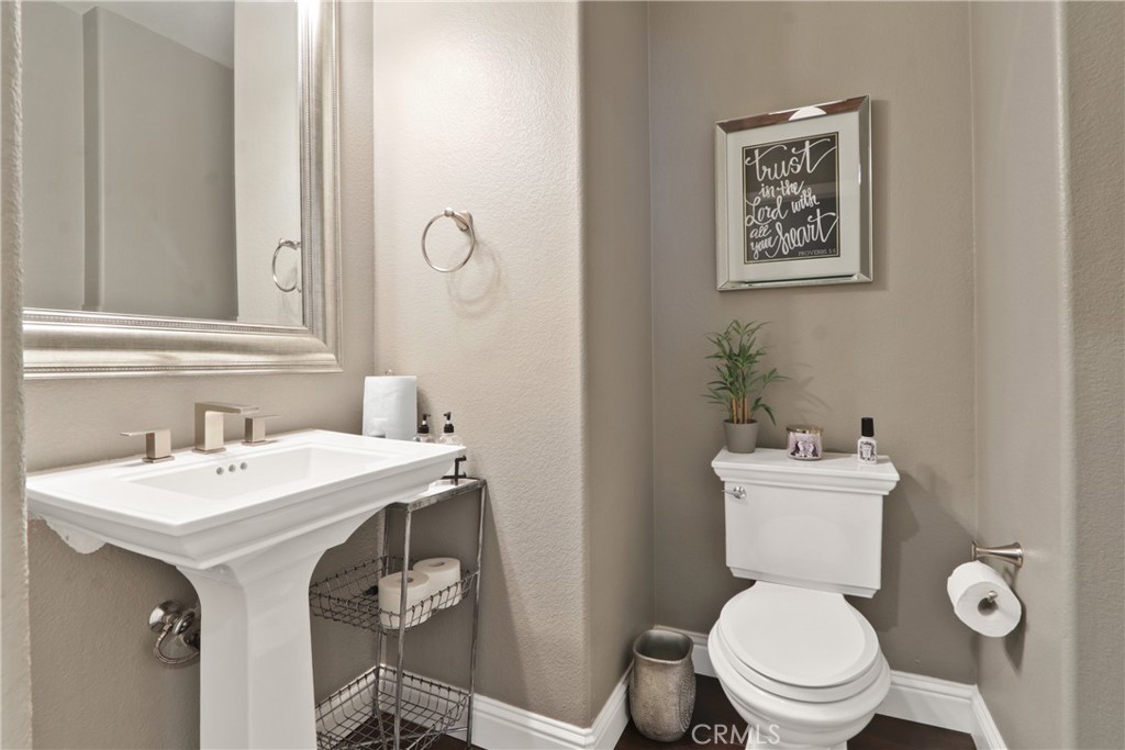 5052 Glenwood Property Photo 11