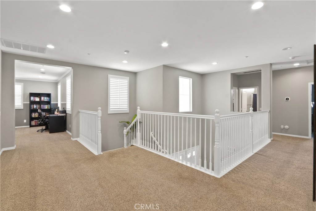 5052 Glenwood Property Photo 14